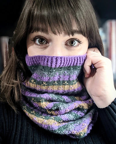 MARDI GRAS COWL