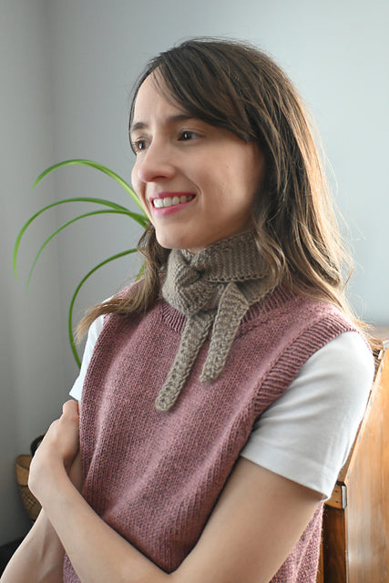 LAVALLIERE SCARF