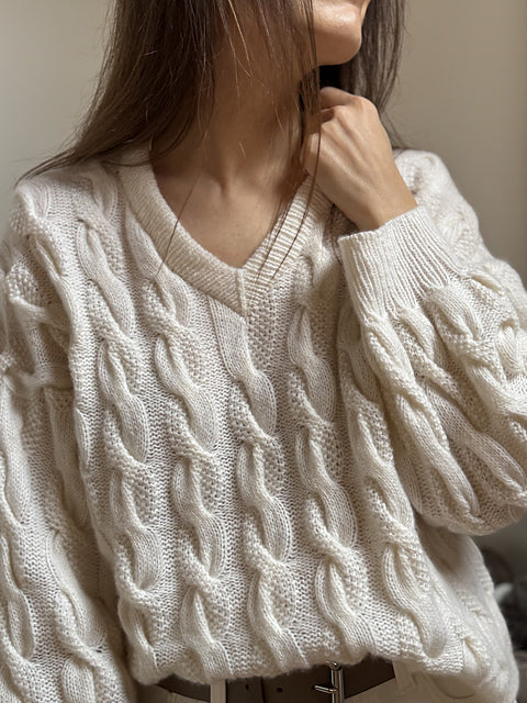 PEARL V NECK
