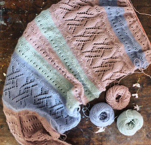 SOFT SUNSET SHAWL