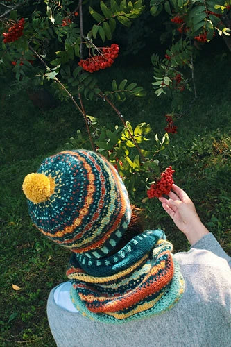 AUTUMN TALES HAT + COWL