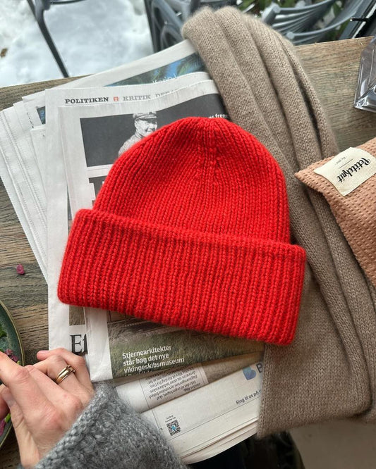 THE WEEKEND HAT